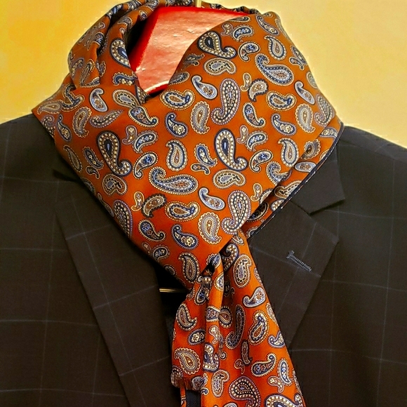 Jos. A. Bank men's scarf - Picture 8 of 8